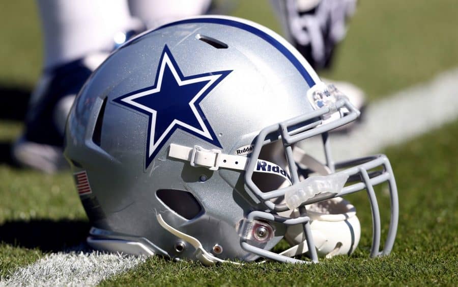 Dallas Cowboys’ Leighton Vander Esch and Blake Jarwin Suffer Hard Injuries