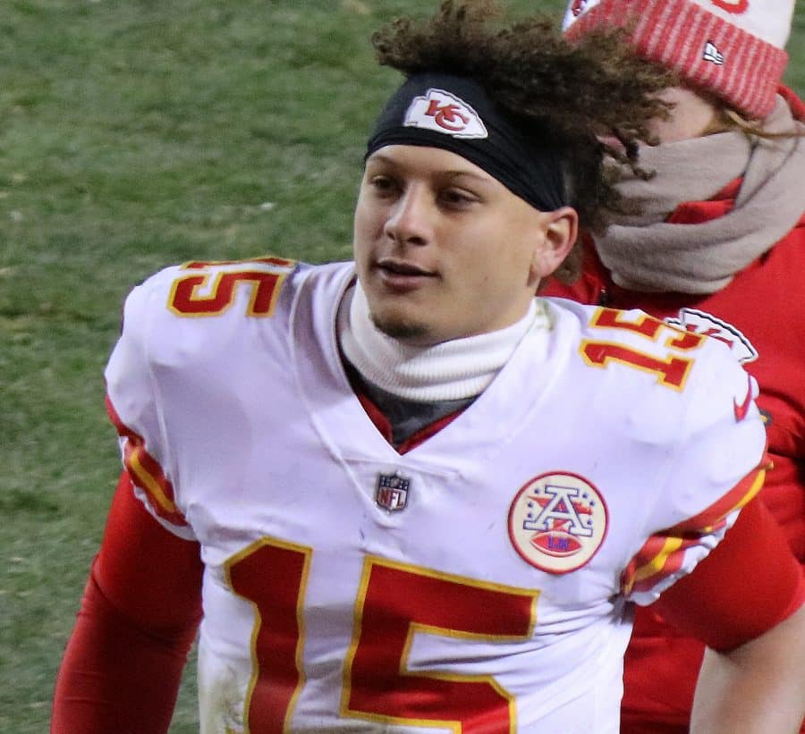 Mahomes Ready to Play on Sunday, Antonio Brown to Miss Green Bay