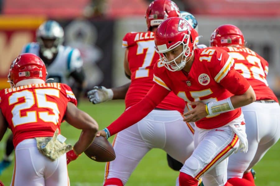 Mahomes And Kelce Overpower Raiders, Chiefs Win In Dramatic Style, 35-31